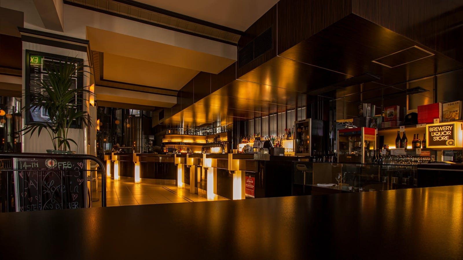 Dining & Drinks
